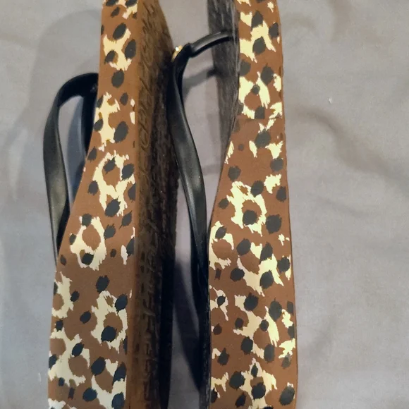 Tory Burch Leopard Print Flip Flops - Picture 4 of 4